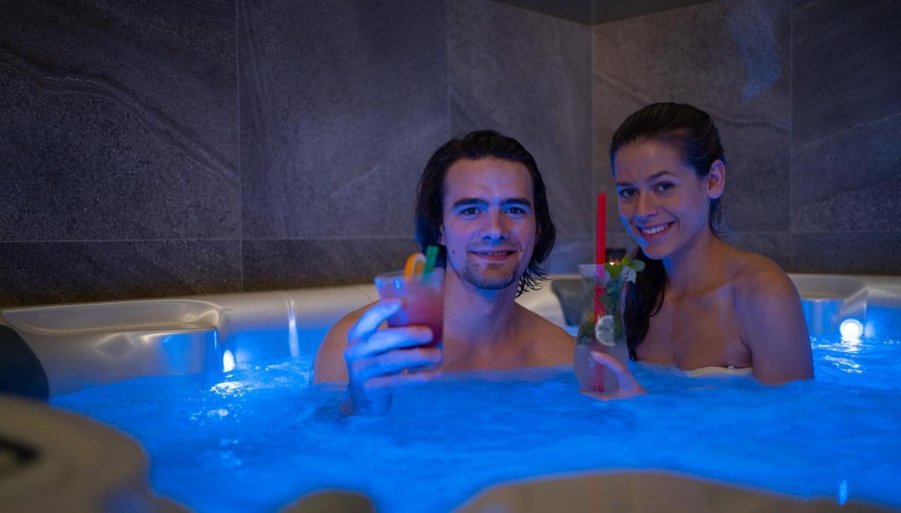 Wellness Relax - Luxusni Hotel Praha Bagian luar foto